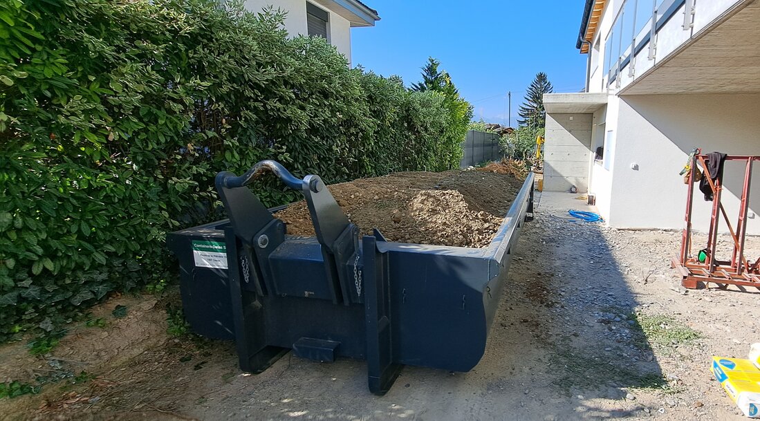 Évacuation de déblais avec benne